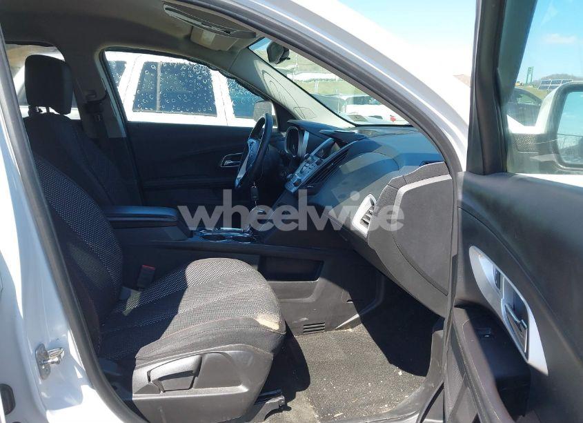 Photo 5 of 2017 Chevrolet Equinox LT (VIN 2GNFLFEK8H6284468)