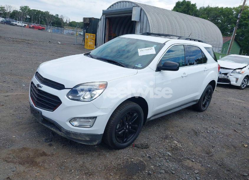 Photo 2 of 2017 Chevrolet Equinox LT (VIN 2GNFLFEK9H6177980)