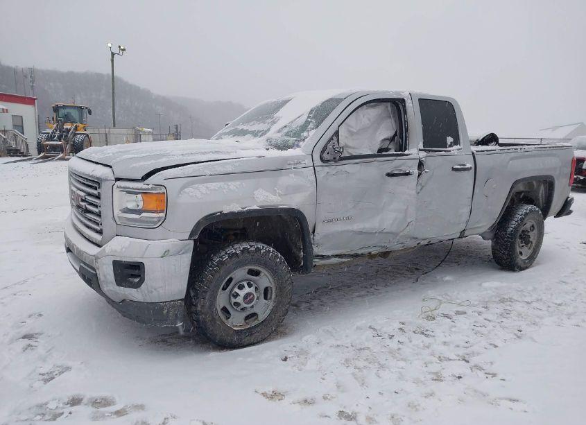 Photo 2 of 2019 Gmc Sierra 2500HD (VIN 2GT22NEG9K1135281)