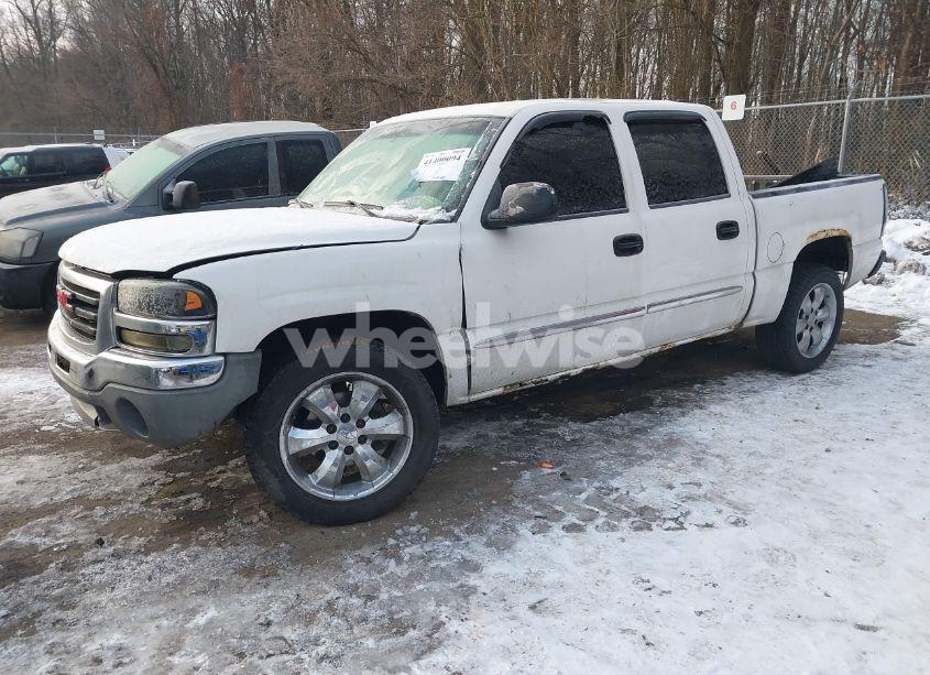 Photo 2 of 2005 Gmc Sierra 1500 SLE (VIN 2GTEC13T251227002)