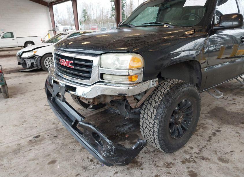 Photo 6 of 2005 Gmc Sierra 1500 SLE (VIN 2GTEC13T451116547)