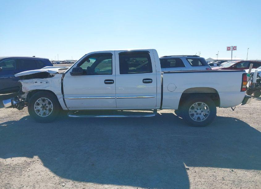 Photo 14 of 2005 Gmc Sierra 1500 SLE (VIN 2GTEC13T751370804)
