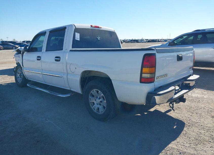 Photo 3 of 2005 Gmc Sierra 1500 SLE (VIN 2GTEC13T751370804)