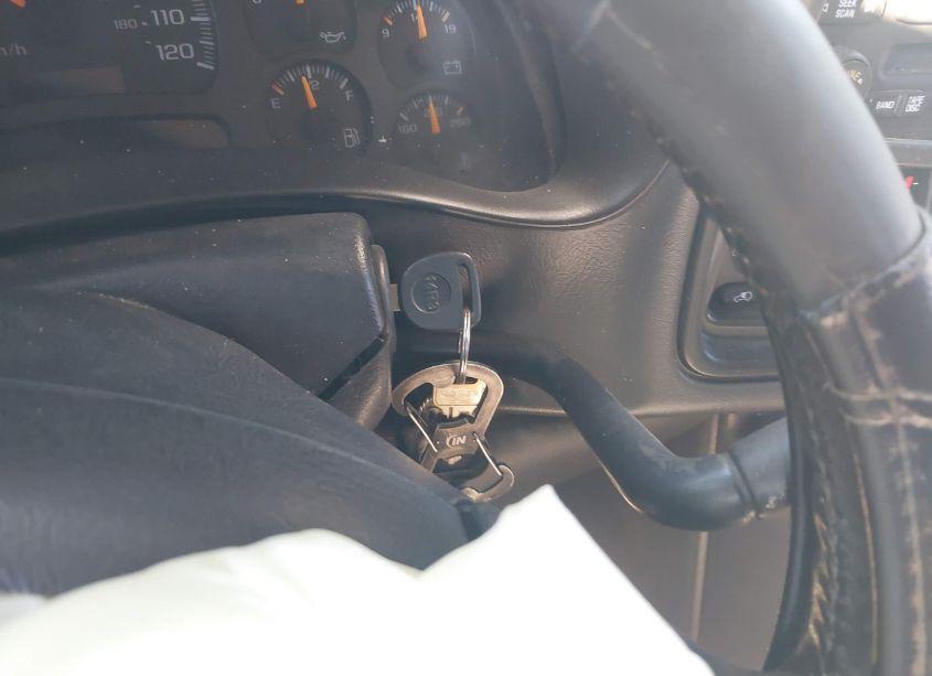 Photo 11 of 2005 Gmc Sierra 1500 SLE (VIN 2GTEC13T851180297)