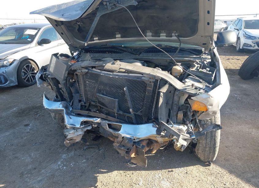 Photo 12 of 2005 Gmc Sierra 1500 SLE (VIN 2GTEC13T851180297)