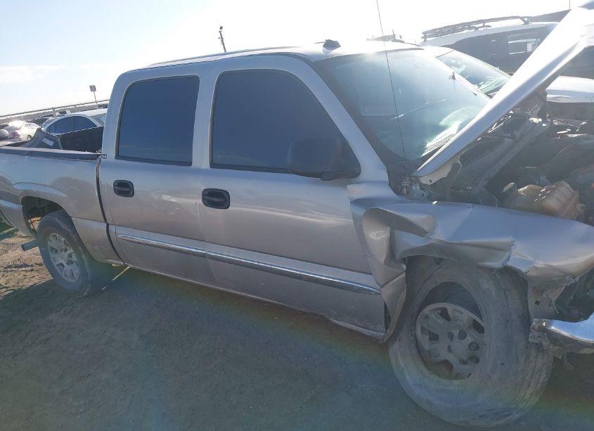 Photo 13 of 2005 Gmc Sierra 1500 SLE (VIN 2GTEC13T851180297)