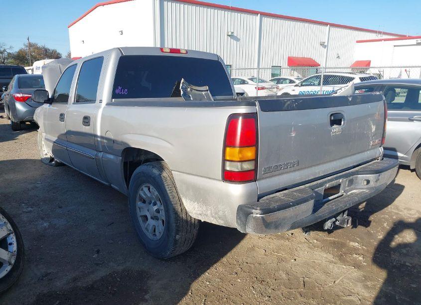 Photo 3 of 2005 Gmc Sierra 1500 SLE (VIN 2GTEC13T851180297)