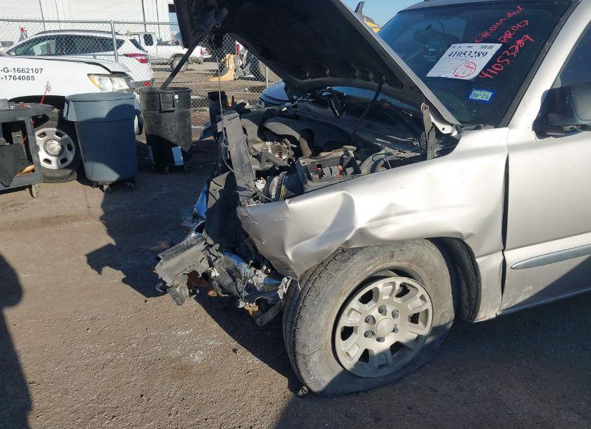 Photo 6 of 2005 Gmc Sierra 1500 SLE (VIN 2GTEC13T851180297)