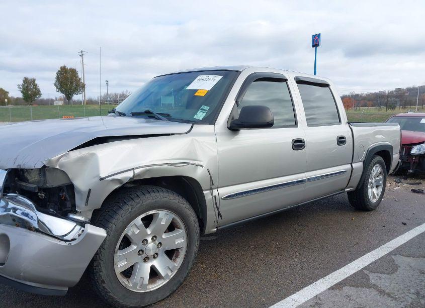 Photo 14 of 2005 Gmc Sierra 1500 SLE (VIN 2GTEC13T851316928)