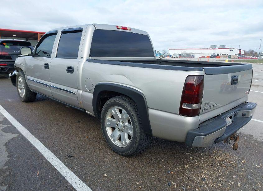 Photo 3 of 2005 Gmc Sierra 1500 SLE (VIN 2GTEC13T851316928)