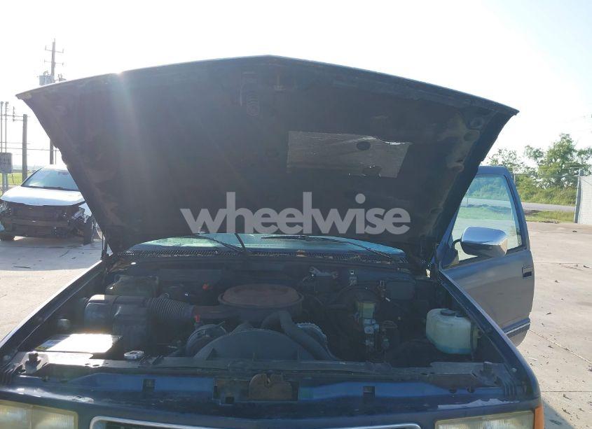 Photo 10 of 1994 Gmc Sierra C1500 (VIN 2GTEC19K4R1520758)