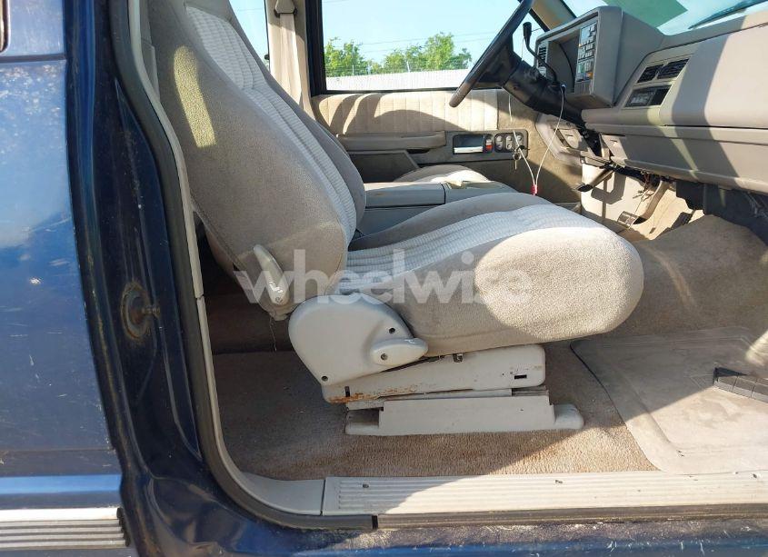 Photo 8 of 1994 Gmc Sierra C1500 (VIN 2GTEC19K4R1520758)