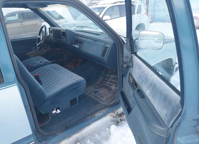 Photo 5 of 1990 Gmc Sierra C1500 (VIN 2GTEC19K6L1561125)