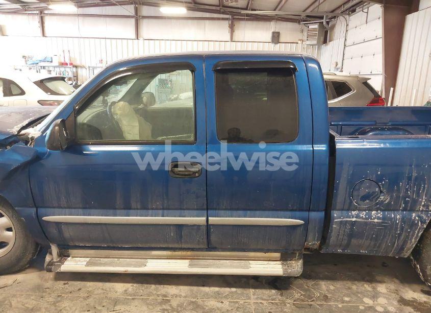 Photo 14 of 2003 Gmc Sierra 1500 SLE (VIN 2GTEC19T131171896)