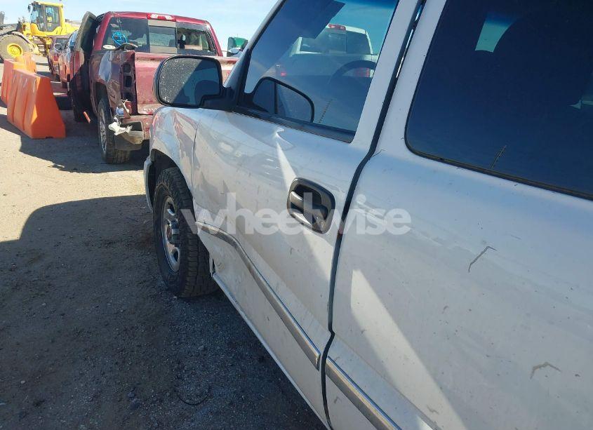 Photo 6 of 2004 Gmc Sierra 1500 SLE (VIN 2GTEC19T541177492)