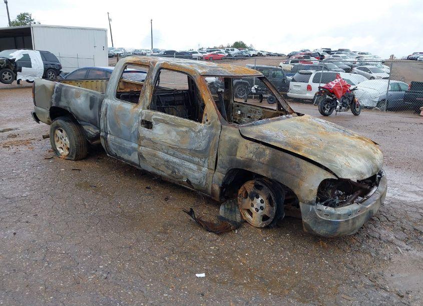 2002 Gmc Sierra 1500 SLE (VIN 2GTEC19T821257625) main photo