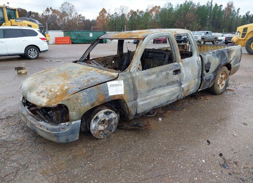 Photo 2 of 2002 Gmc Sierra 1500 SLE (VIN 2GTEC19T821257625)