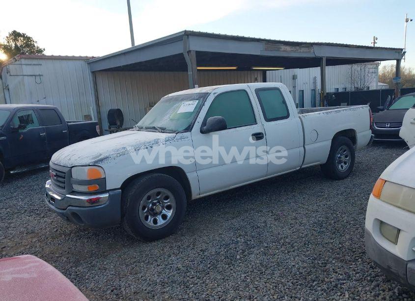 Photo 2 of 2003 Gmc Sierra 1500 (VIN 2GTEC19V131308482)