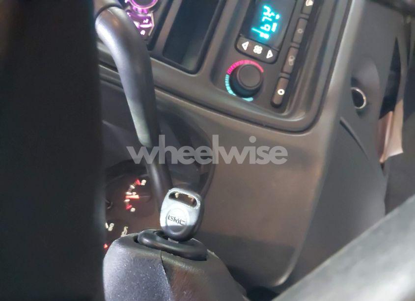 Photo 11 of 2005 Gmc Sierra 1500 SLE (VIN 2GTEK13T051320443)