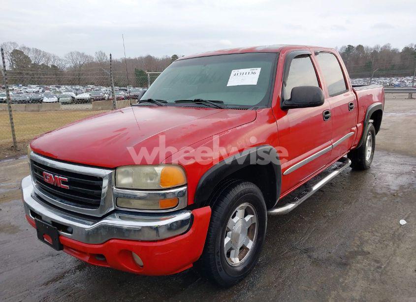 Photo 2 of 2005 Gmc Sierra 1500 SLE (VIN 2GTEK13T451108046)