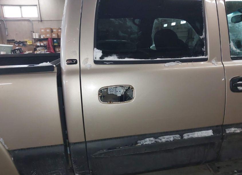 Photo 6 of 2005 Gmc Sierra 1500 SLT (VIN 2GTEK13T551132257)