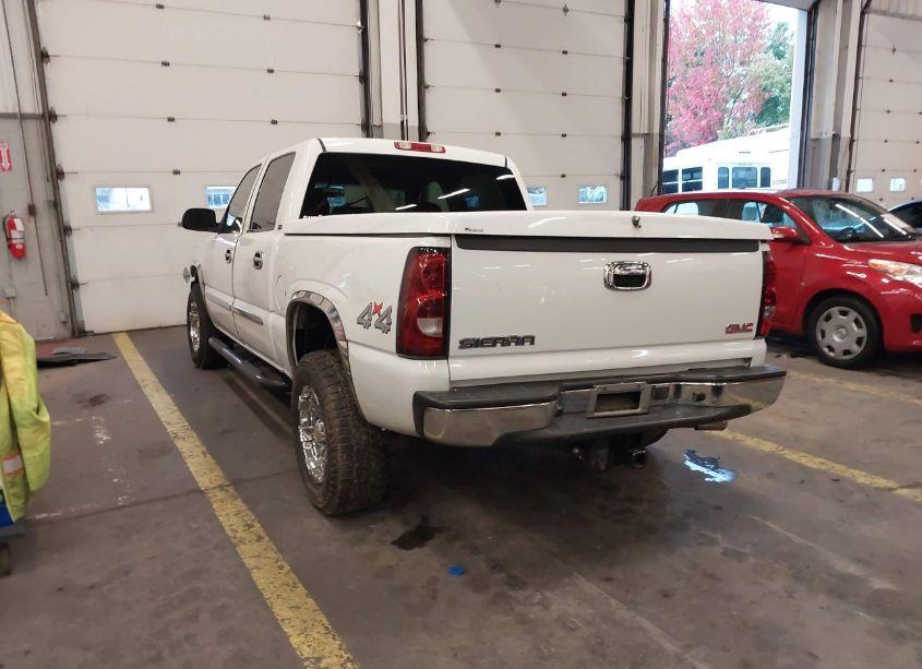 Photo 3 of 2005 Gmc Sierra 1500 SLE (VIN 2GTEK13T551224176)