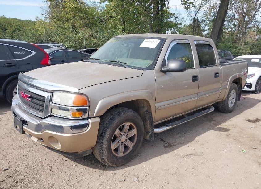 Photo 2 of 2005 Gmc Sierra 1500 SLE/SLT (VIN 2GTEK13TX51388992)