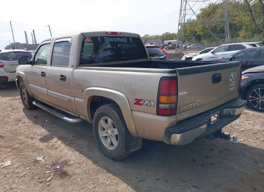 Photo 3 of 2005 Gmc Sierra 1500 SLE/SLT (VIN 2GTEK13TX51388992)