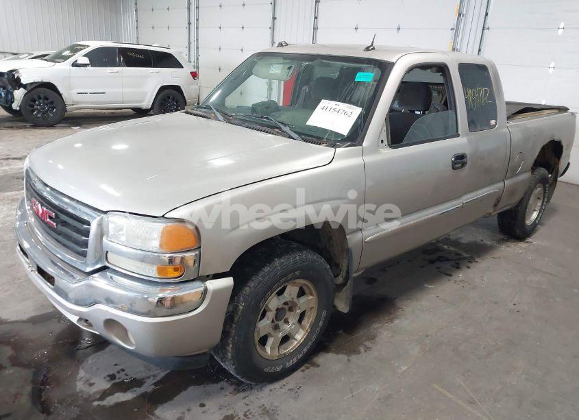 Photo 2 of 2005 Gmc Sierra 1500 SLE (VIN 2GTEK19B351293334)