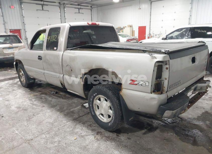 Photo 3 of 2005 Gmc Sierra 1500 SLE (VIN 2GTEK19B351293334)