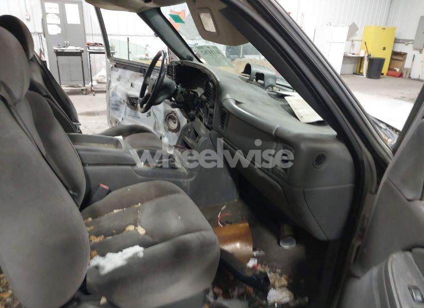 Photo 5 of 2005 Gmc Sierra 1500 SLE (VIN 2GTEK19B351293334)