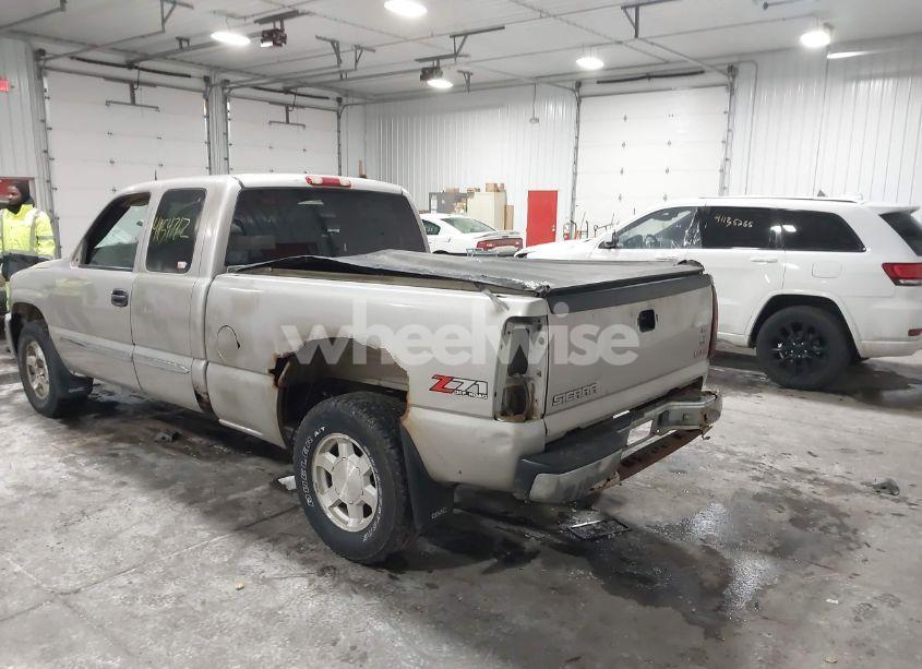 Photo 6 of 2005 Gmc Sierra 1500 SLE (VIN 2GTEK19B351293334)