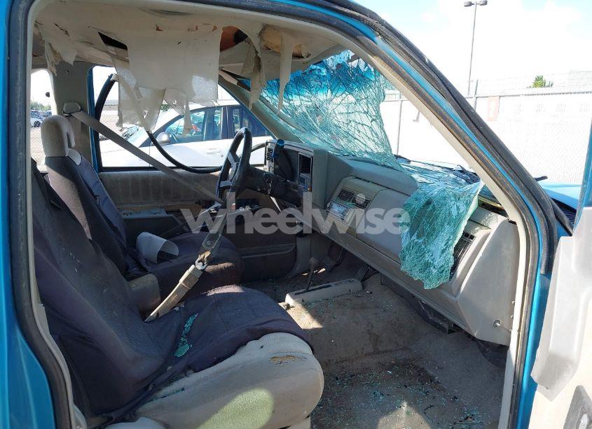 Photo 5 of 1991 Gmc Sierra K1500 (VIN 2GTEK19K3M1517748)