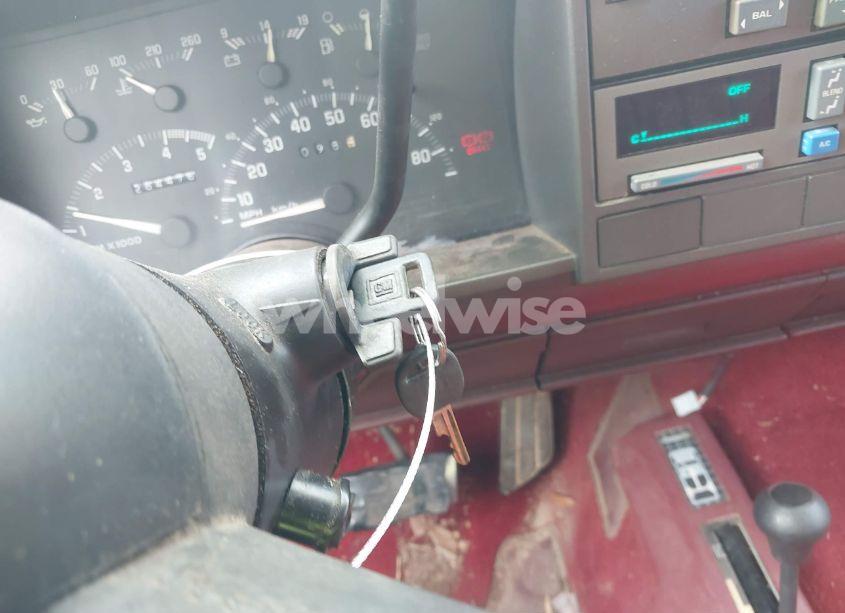 Photo 11 of 1991 Gmc Sierra K1500 (VIN 2GTEK19K4M1552847)