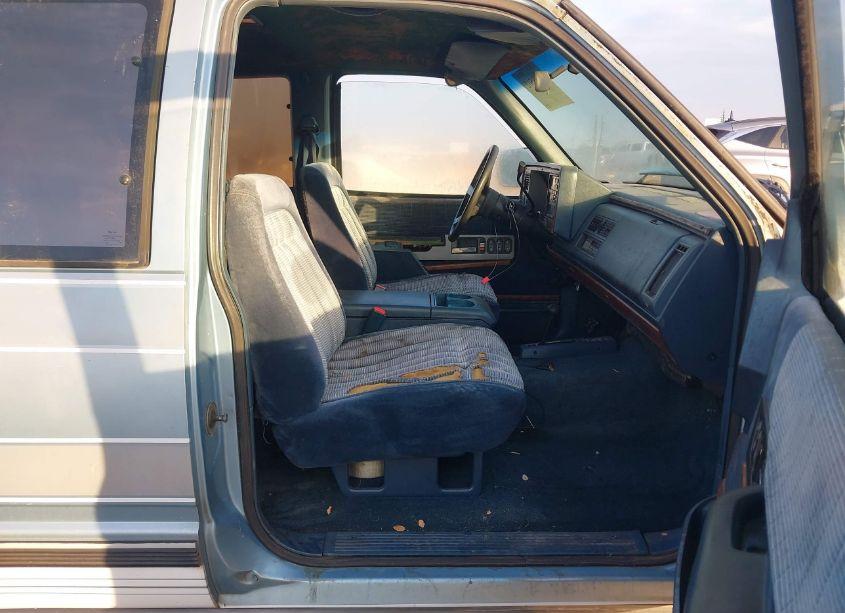 Photo 5 of 1990 Gmc Sierra K1500 (VIN 2GTEK19K5L1558378)