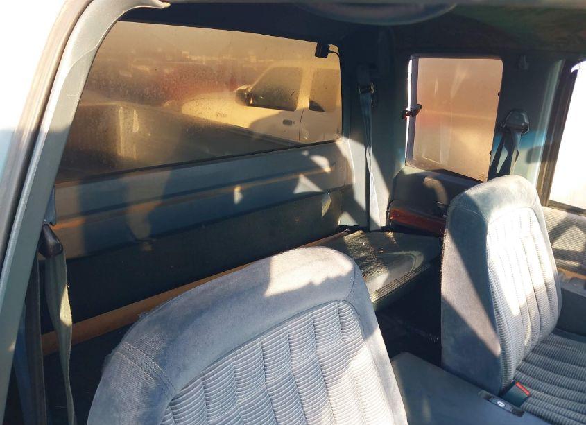 Photo 8 of 1990 Gmc Sierra K1500 (VIN 2GTEK19K5L1558378)