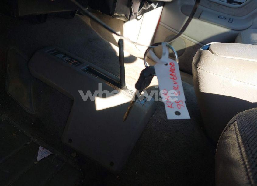 Photo 11 of 1995 Gmc Sierra K1500 (VIN 2GTEK19K6S1569114)