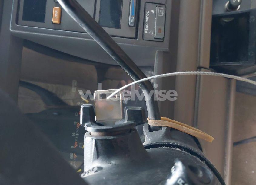 Photo 11 of 1994 Gmc Sierra K1500 (VIN 2GTEK19KXR1530875)