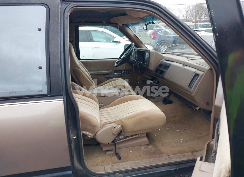 Photo 5 of 1994 Gmc Sierra K1500 (VIN 2GTEK19KXR1530875)