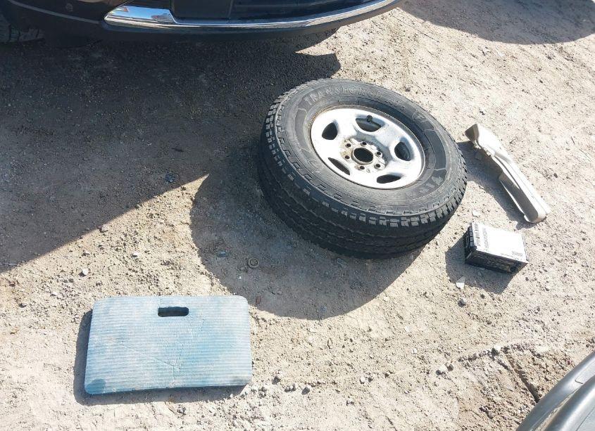 Photo 12 of 2001 Gmc Sierra 1500 SLE (VIN 2GTEK19T411359943)