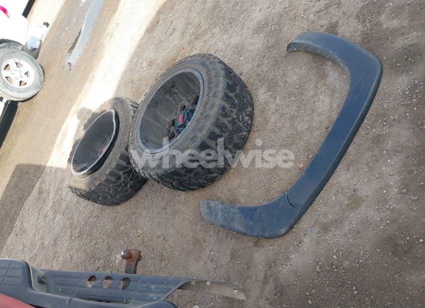 Photo 11 of 2001 Gmc Sierra 1500 SLE (VIN 2GTEK19T811110965)