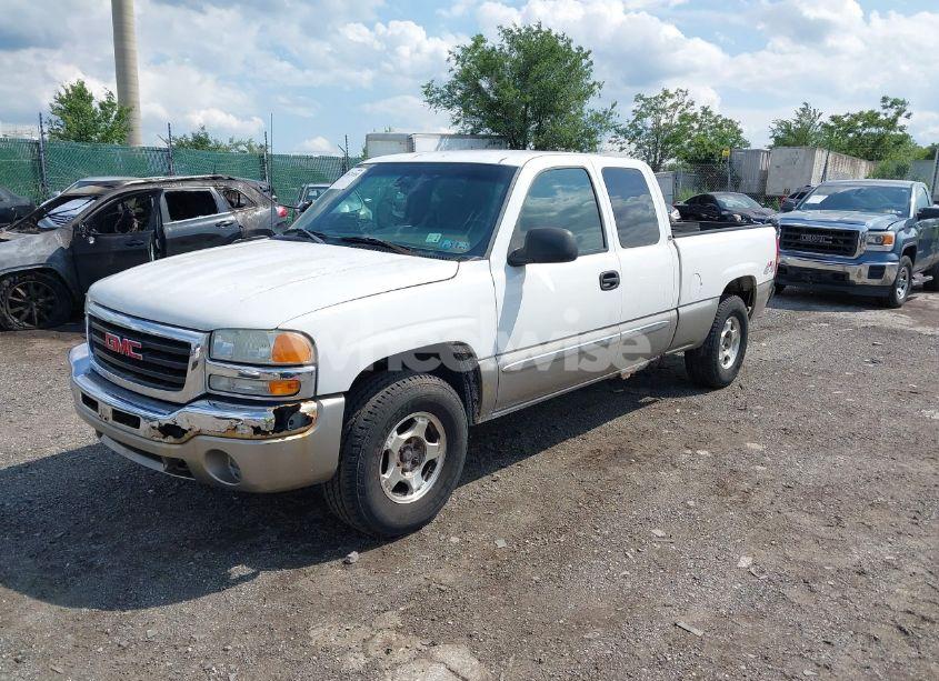 Photo 2 of 2003 Gmc Sierra 1500 SLE (VIN 2GTEK19TX31166361)