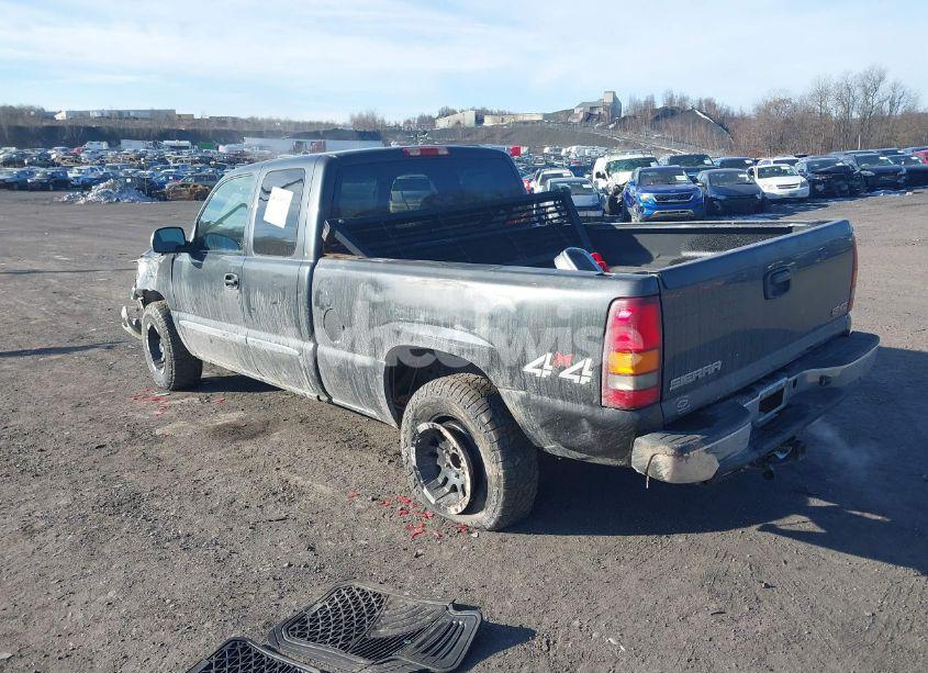 Photo 3 of 2003 Gmc Sierra 1500 SLE (VIN 2GTEK19TX31225067)
