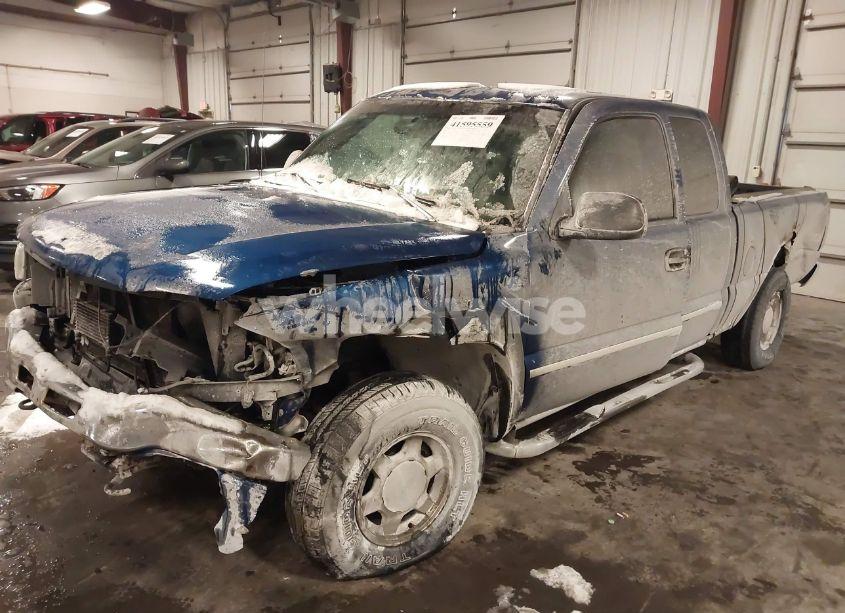 Photo 2 of 2003 Gmc Sierra 1500 SLE (VIN 2GTEK19TX31355916)