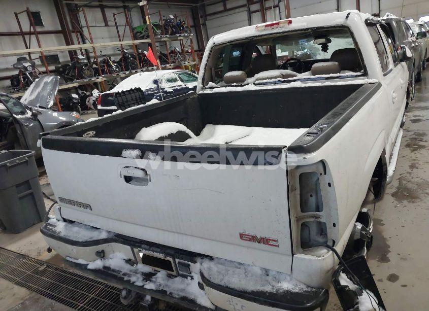 Photo 16 of 2005 Gmc Sierra 1500 DENALI (VIN 2GTEK63N851366908)