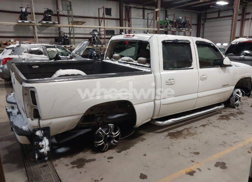 Photo 4 of 2005 Gmc Sierra 1500 DENALI (VIN 2GTEK63N851366908)