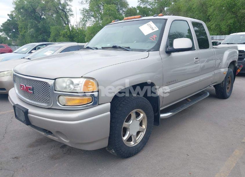 Photo 2 of 2004 Gmc Sierra 1500 DENALI (VIN 2GTFK69U741354475)
