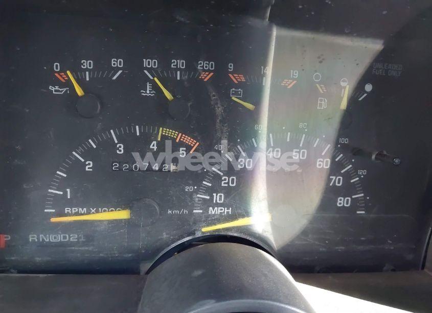 Photo 7 of 1992 Gmc Sierra C2500 (VIN 2GTGC29N9N1539342)