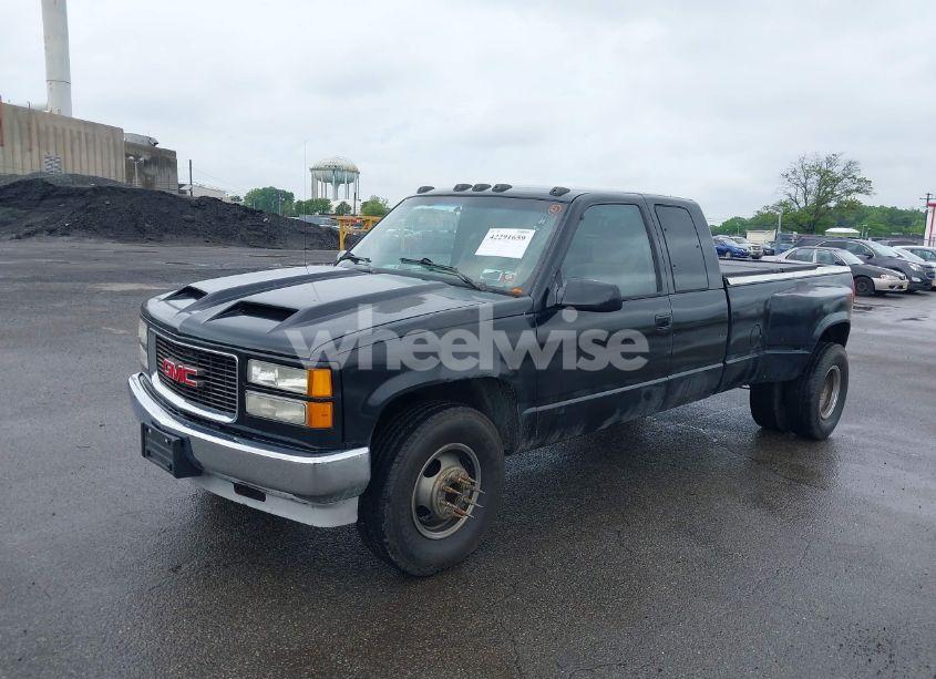 Photo 2 of 1990 Gmc Sierra C3500 (VIN 2GTHC39N2L1565935)