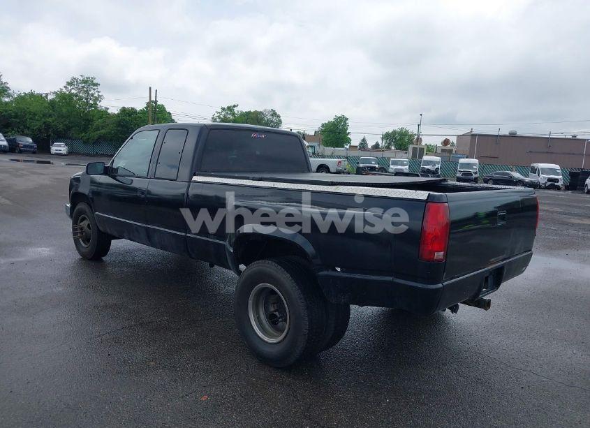 Photo 3 of 1990 Gmc Sierra C3500 (VIN 2GTHC39N2L1565935)